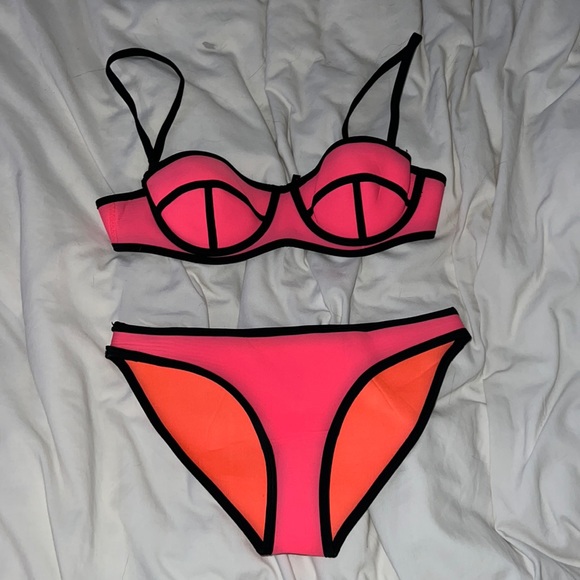 Neoprene triangle style bikini - Picture 1 of 5